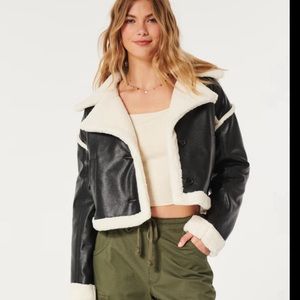 Hollister Sherpa Jacket (NWT) Size M